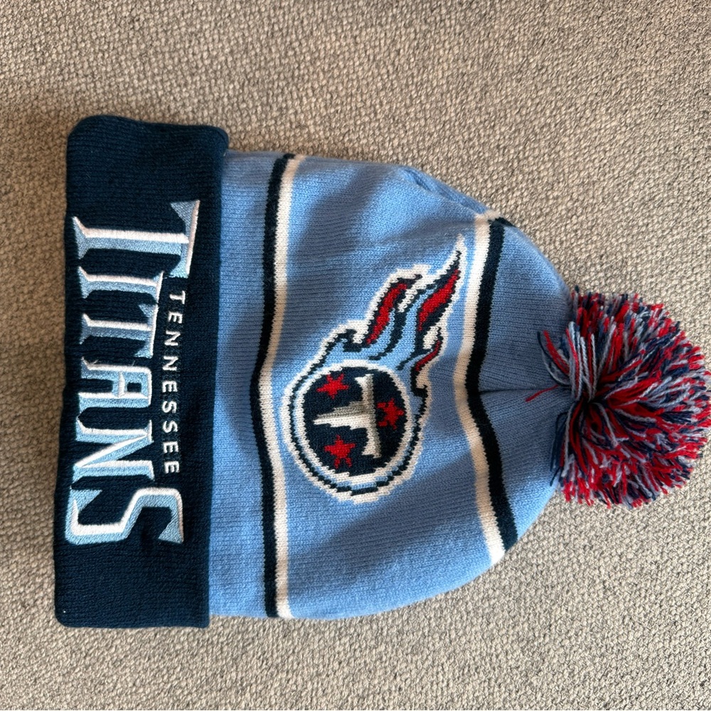 TENNESSEE TITANS BEANIE - NEVER WORN